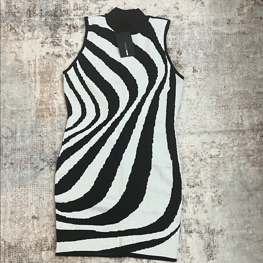 Fashion Nova Black and White Swirl Mini Dress